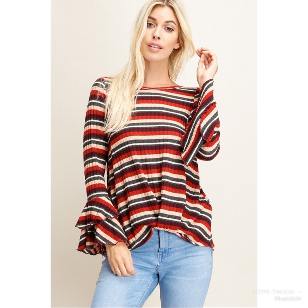 ❤️LAST! Layered Bell Sleeve Top with Gathered Hem! - Picture 2 of 5